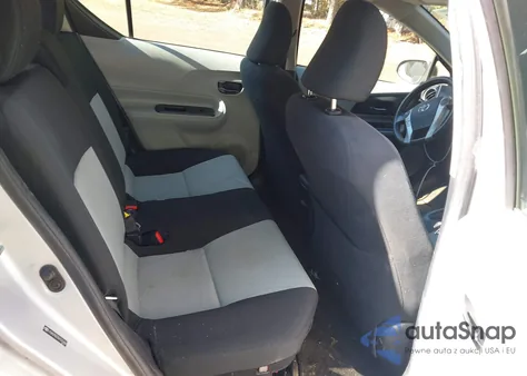 2013 Toyota Prius C Three из США, поврежденный, VIN JTDKDTB37D1531606